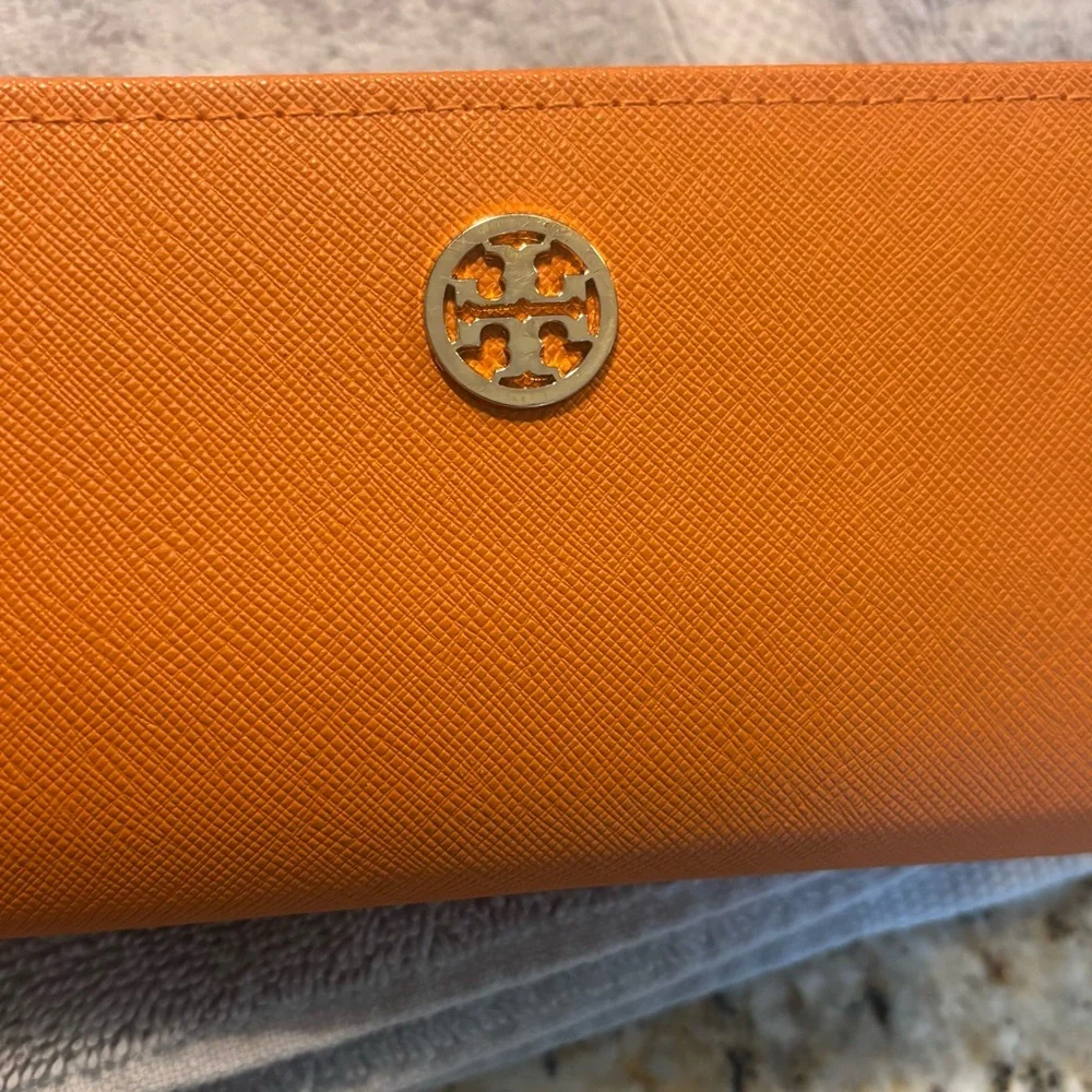 EUC Tory Burch Orange sunglasses case beautiful